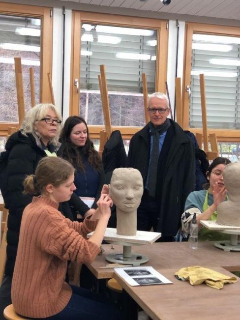 MdL Martina Häusler besucht die Gmünder Waldorfschule